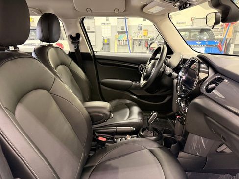 Used 2022 MINI Cooper 4-Door Hardtop w/ Storage Package FWD image 30