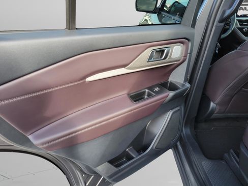 New 2026 Ford Explorer Platinum image 24