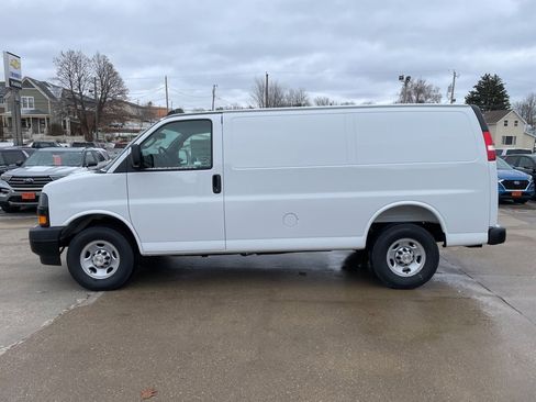 New 2025 Chevrolet Express 3500 w/ Driver Convenience Package image 2