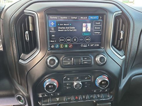 Used 2021 GMC Sierra 2500 AT4 w/ Gooseneck/5TH Wheel Package image 14