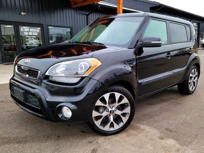 Used 2013 Kia Soul ! w/ Premium Pkg