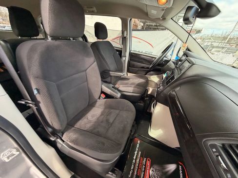 Used 2019 Dodge Grand Caravan SE image 22