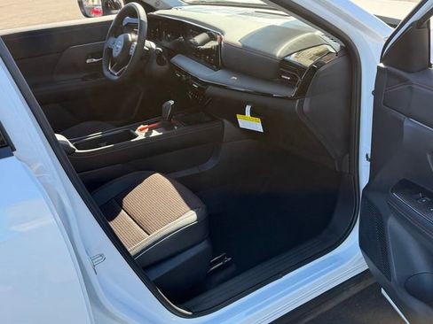 New 2026 Nissan Kicks SR FWD image 25