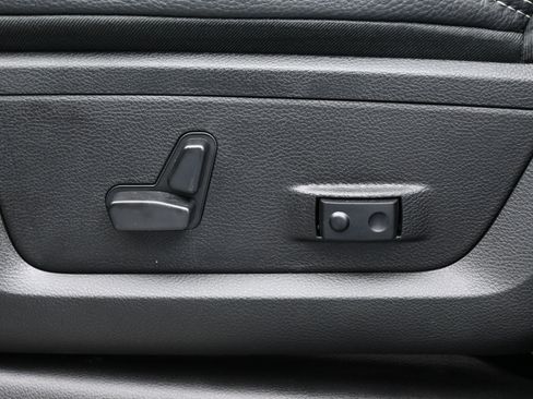 Used 2024 RAM 2500 Limited image 9