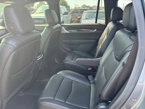 Used 2020 Cadillac XT6 Premium Luxury w/ LPO, Floor Liner Package AWD/4WD image 15