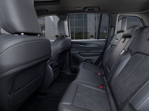 New 2025 Jeep Grand Cherokee Altitude AWD/4WD image 23
