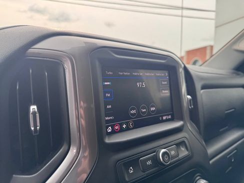 Used 2020 Chevrolet Silverado 1500 Custom w/ Custom Value Package AWD/4WD image 15