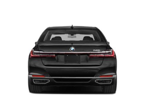 Used 2022 BMW 740i w/ Premium Package RWD image 8