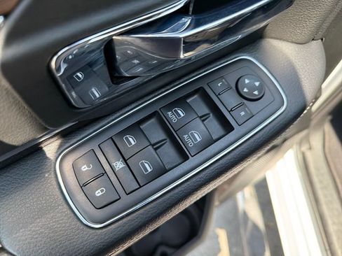 Used 2017 RAM 1500 Laramie w/ Convenience Group AWD/4WD image 17