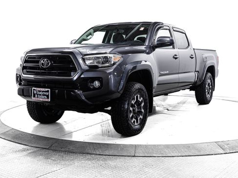 Certified 2016 Toyota Tacoma SR5 w/ SR5 Appearance Package (SN) image 3