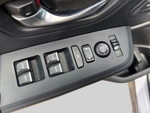 Certified 2023 Honda Pilot Touring image 8