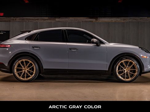 Used 2023 Porsche Cayenne Turbo GT image 10