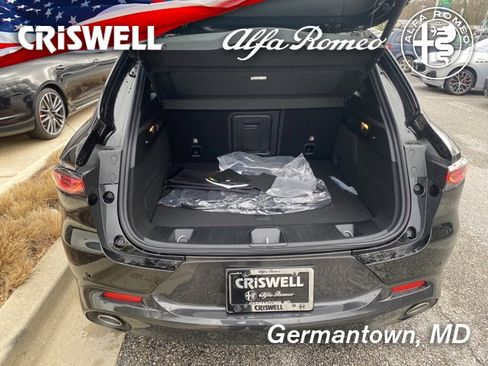 New 2024 Alfa Romeo Tonale Veloce image 9