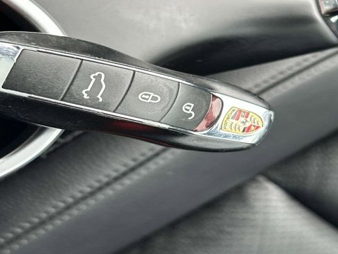Used 2014 Porsche Cayenne image 32