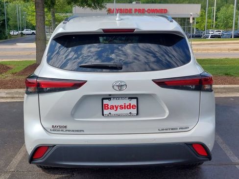 Used 2025 Toyota Highlander Limited AWD/4WD image 22