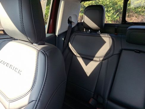 New 2025 Ford Maverick Lariat w/ Black Appearance Package image 12