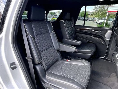 Used 2024 Cadillac Escalade Sport Platinum w/ LPO, ONYX Package AWD/4WD image 27