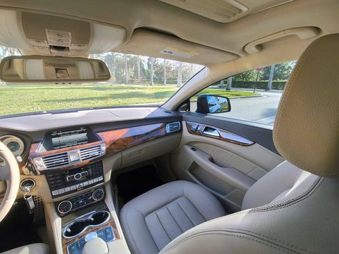 Used 2013 Mercedes-Benz CLS 550 4MATIC image 25