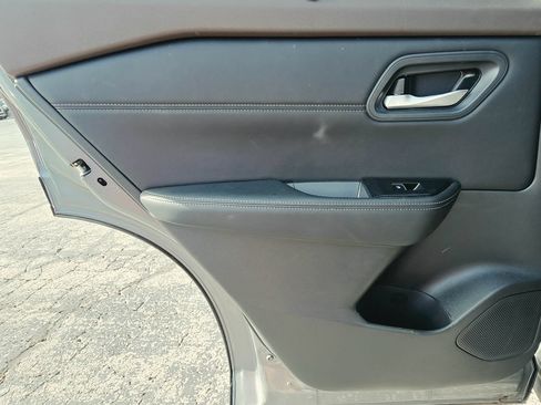 Used 2023 Nissan Rogue SL w/ SL Premium Package FWD image 11
