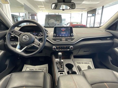 Used 2021 Nissan Altima 2.5 SR w/ SR Premium Package image 21