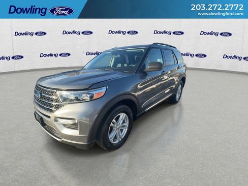 Used 2022 Ford Explorer XLT w/ Equipment Group 202A image 6