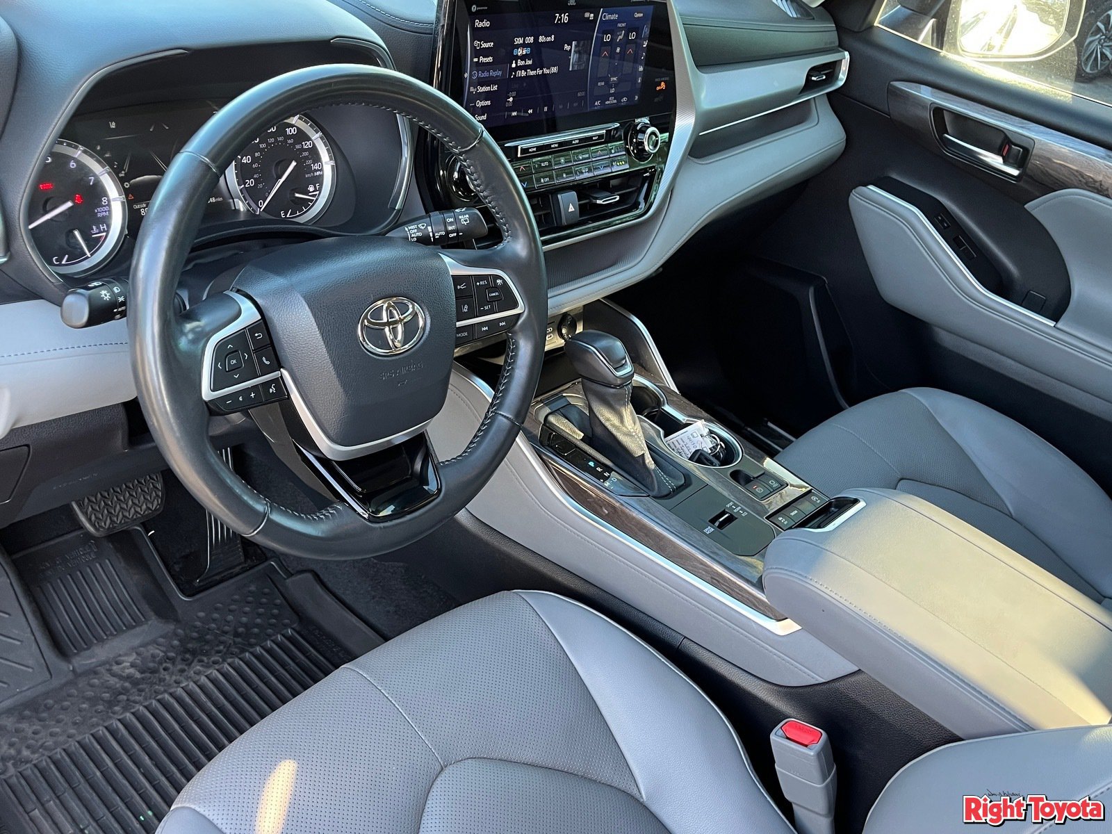 Used 2022 Toyota Highlander Platinum FWD image 20