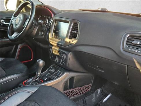 Used 2020 Jeep Compass Trailhawk image 21