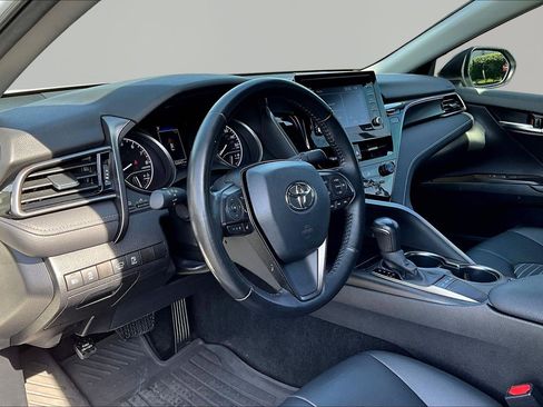 Used 2022 Toyota Camry SE w/ Convenience Package image 17