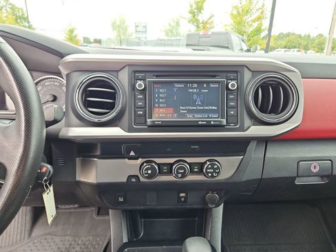 Used 2019 Toyota Tacoma SR5 image 16