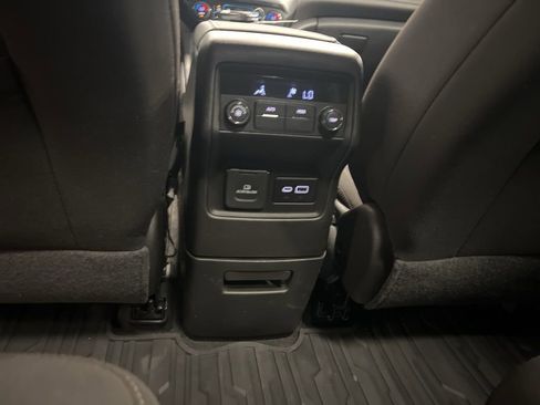 Certified 2023 GMC Acadia SLE w/ Driver Convenience Package image 21