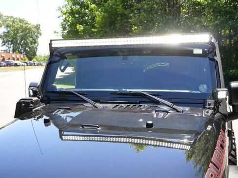 Used 2014 Jeep Wrangler Rubicon w/ Power Convenience Group AWD/4WD image 10