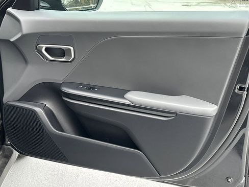 New 2025 Kia K4 LXS image 9