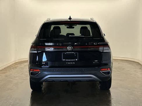 New 2026 Volkswagen Taos SE image 4