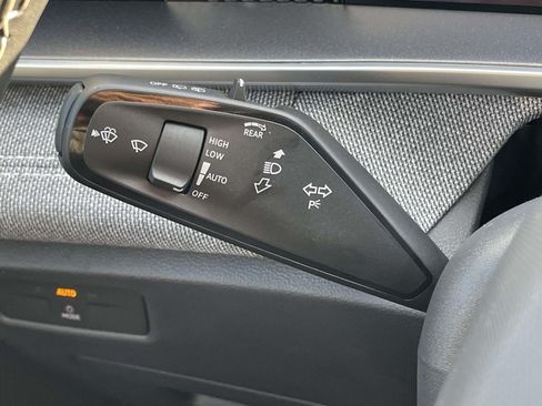 New 2026 Volkswagen Tiguan S FWD image 20