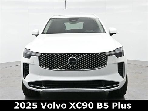 Used 2025 Volvo XC90 B5 Plus w/ Protection Package Premier image 2