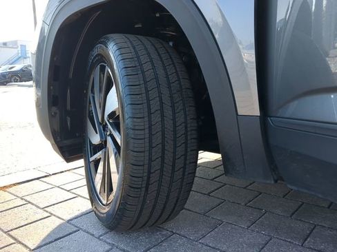 Certified 2024 Volkswagen Atlas SE image 35