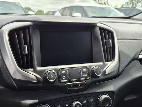 Used 2022 GMC Terrain SLE w/ Driver Convenience Package FWD image 9