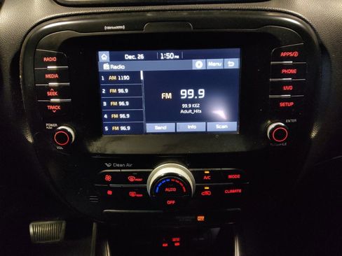 Used 2019 Kia Soul + image 25