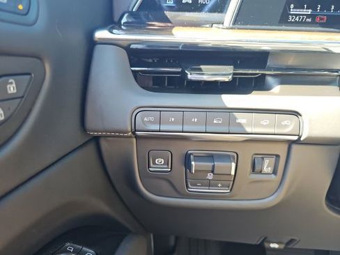Used 2024 Cadillac Escalade Sport Platinum w/ LPO, ONYX Package AWD/4WD image 26