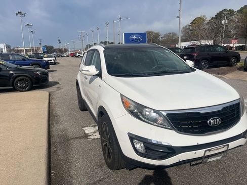 Used 2016 Kia Sportage SX image 2