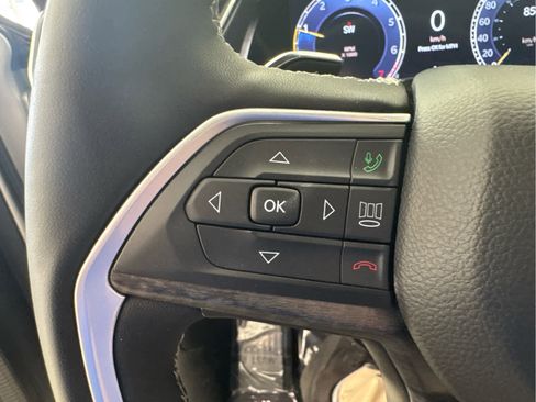 Used 2024 Jeep Grand Cherokee Limited w/ MOPAR Finishing Package image 19