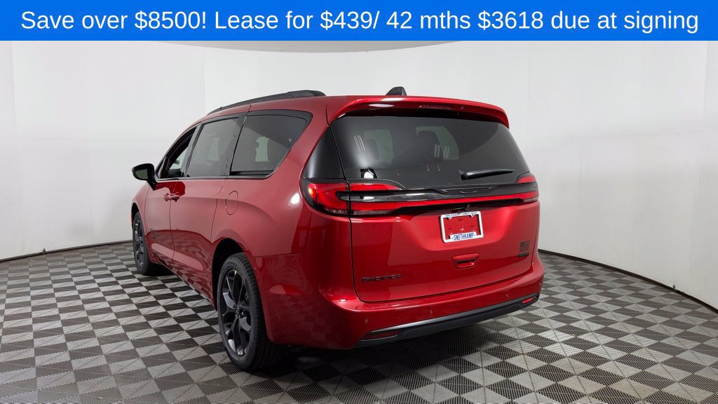 New 2027 Chrysler Pacifica Select AWD/4WD image 5