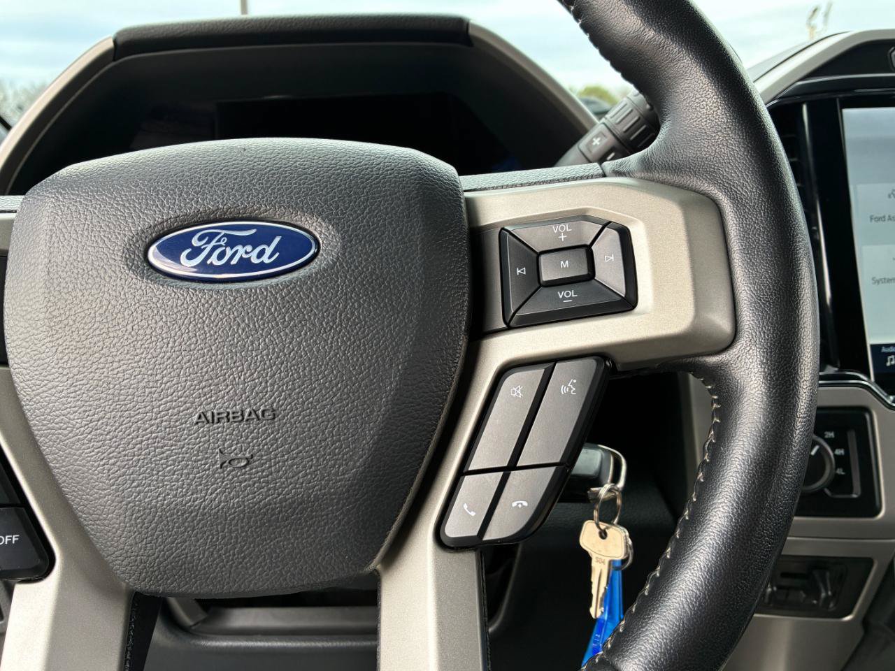 Used 2022 Ford F250 4x4 Crew Cab Super Duty image 29