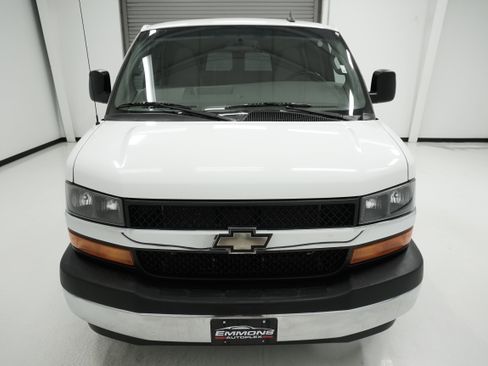 Used 2017 Chevrolet Express 3500 LT w/ LT Preferred Equipment Group image 2
