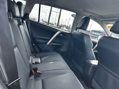 Used 2018 Toyota RAV4 Platinum image 11