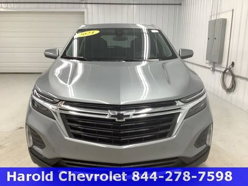 Used 2024 Chevrolet Equinox LT image 2