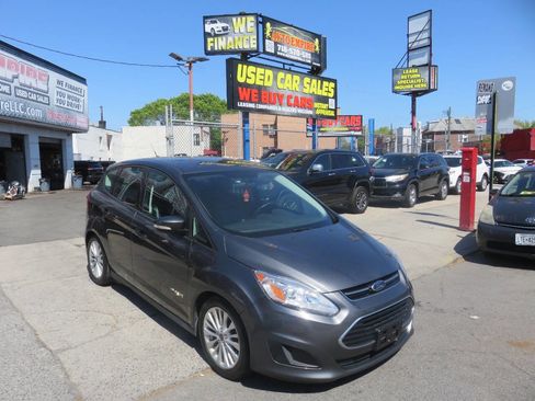 Used 2017 Ford C-MAX SE w/ Equipment Group 202A FWD image 3