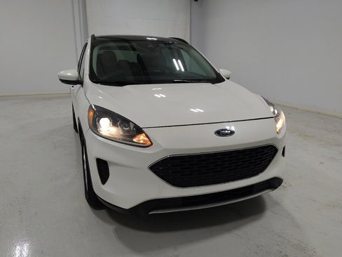 Used 2021 Ford Escape SE image 14