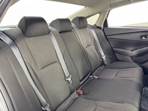 Used 2025 Honda Accord SE image 32