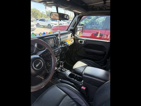 Used 2018 Jeep Wrangler Sport AWD/4WD image 3